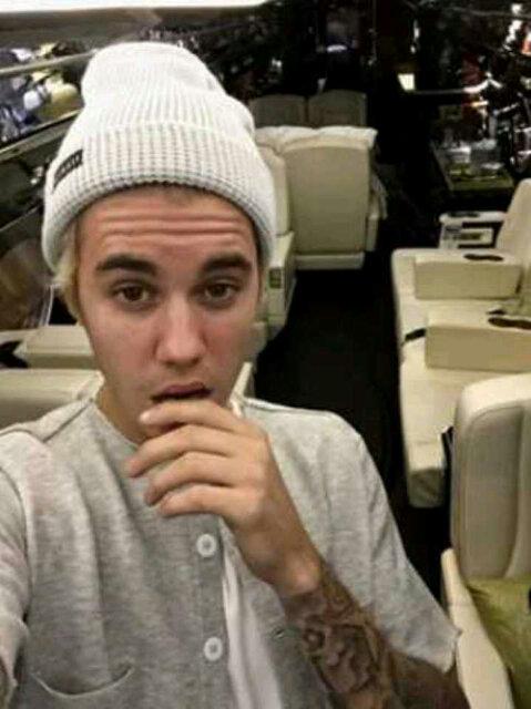 I live for Justin.♪♥♥♥♪... Nicki Minaj|
I fbck bc Ily♥..
Believe and never say never.