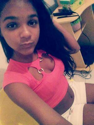 Você é amor eterno, lembrança pra vida inteira..
Eu sou romancek de verão, sou brisa leve passageira!❤