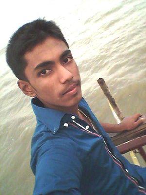 Lovely_Yaseen's profile picture. 