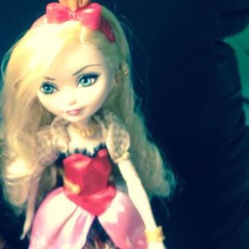 shanickarina3's profile picture. 