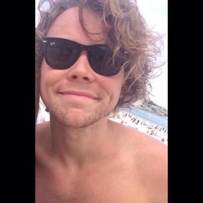 pretty please go follow @saphiremuke !! she follows back xx