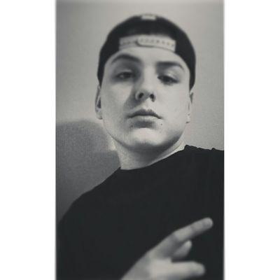 snapchat and Kik serqioqarcia
Instagram __chorizo_