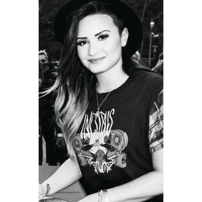 American Horror Story Como Estilo De Vida ×Ash follow me on 19|3|14×Justin follow me on 15|12|14× A Special Nigth With Demi Tour And Neon Ligths Tour ×