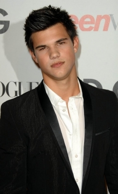 Taylor Lautner Photo Gallery