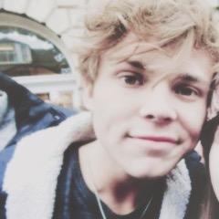 the_dumb_acc's profile picture. hey gorgeous follow @fvckboyfletcher it will really mean a lot tysm