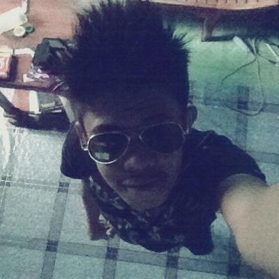 a college student / future educator / 19 years old / follow me i fback IG:@czar_razc