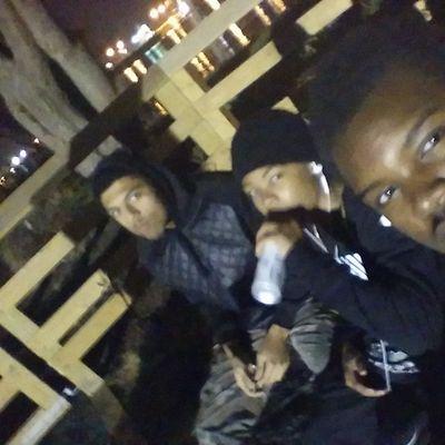 young philly nigga stackin brickz into a house 500 shit!!!