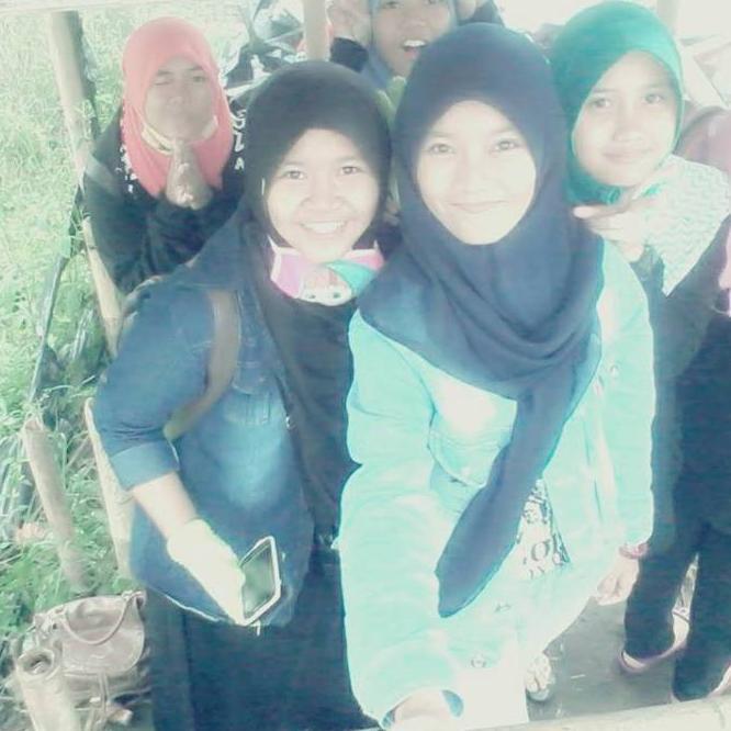 Ukhtina_hannna's profile picture. lets follow me ... follow back okeyy .^_*