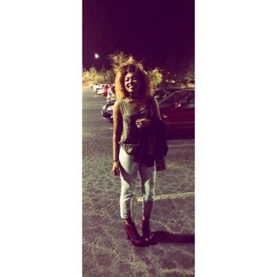 IshaPearledIt's profile picture. BU'18| New to Twitter |