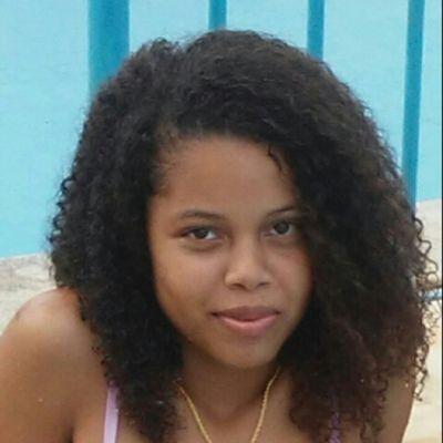 não preciso q ninguém morra de amor por ,só preciso q alguem viva ele comigo☺❤