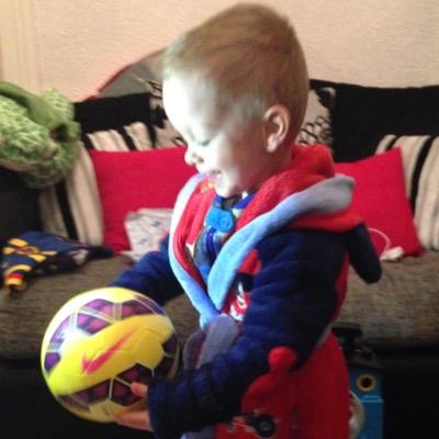 house football freekick specialist proud father to Max and Theo, boyfriend to Kelly oh and Tranmere decide if im happy at weekends!! #TRFC