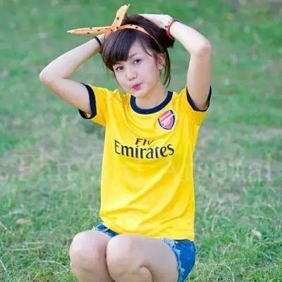 Ketika Tuhan mengambil sesuatu dari
genggamanmu, Dia tak menghukummu, Dia
hanya membuka tanganmu tuk menerima yg
lebih baik.