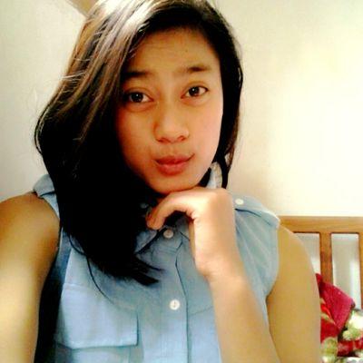 I love mom , father , all my familly .. pengen jadi aparat negara :D