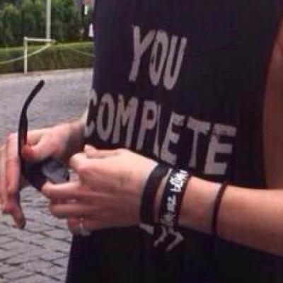 follow @luvdiscluke please!! :DDDDDD