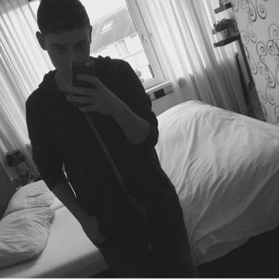 Bart_Huijgen's profile picture. Bartjee // 15 jaar //Guido De Brès //v3a // VVIJV C2 // ps4 ; BartHuijgen // Instaa ; barthuijgenn // Snap; barthuijgenn