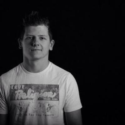 flexx_dj's profile picture. pics taken by: https://t.co/CxEFMeW2gF.

20 years al style dj