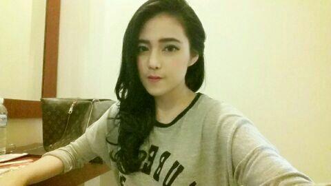 adelacyintia's profile picture. ♥