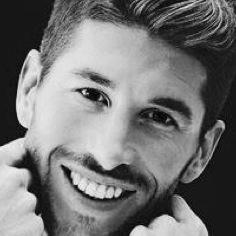 مدريدي صميم. وعاشق ومحب لراموس❤️❤️❤️❤️❤️