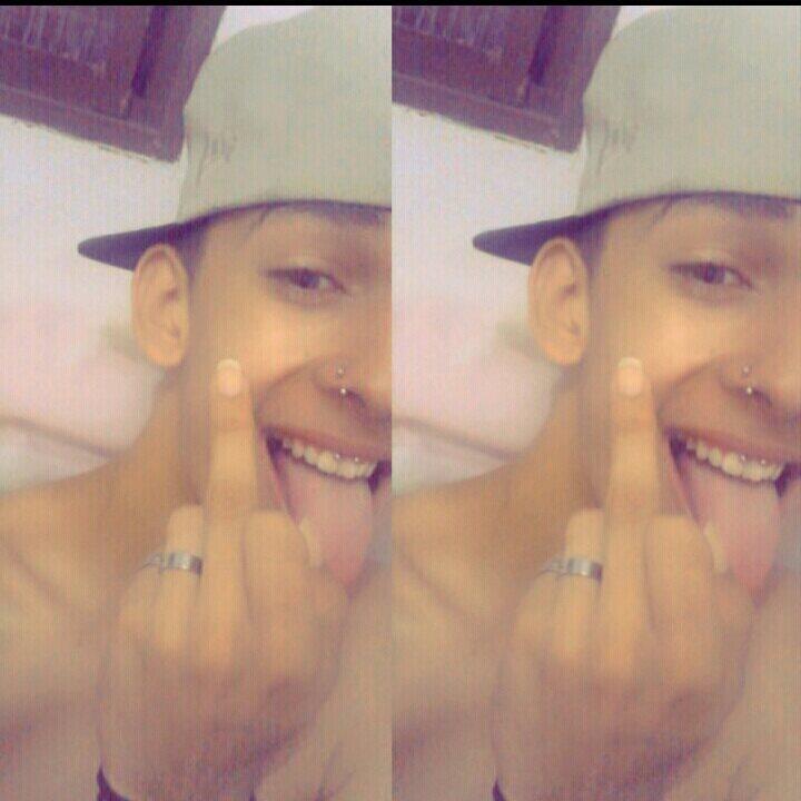 - SOU TIPO MLK CANALHA , BOBIOU T PASSO A VARA .. *-*                                           ( Magriinho'h Piika'h )