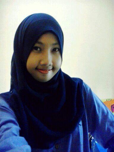 dewiesintya94's profile picture. 