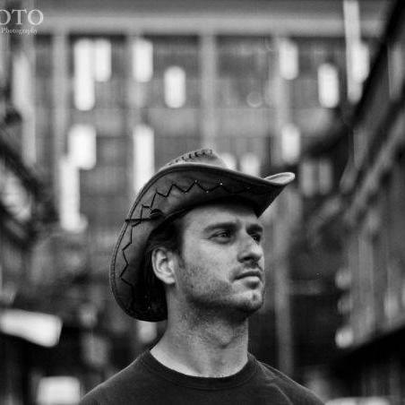 Tevékeny, szenvedélyes, költő, metálrajongó, tetovált. / Active, passionful, poet, metalfan, tattooed :-)