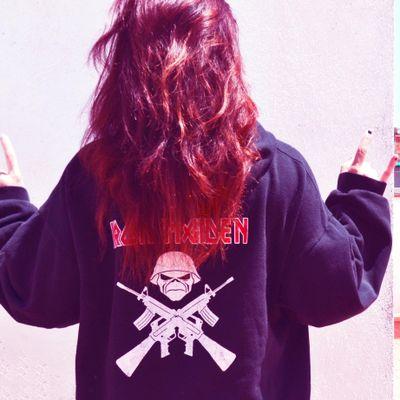 Split apart, split it out. // Metalhead // Si naciste incendiario no te mueras bombero. // Ravenclaw // ∞