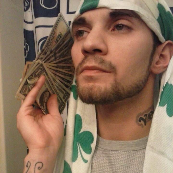 Music Artist/Song Writer/Yung&Fly #SongWriterforHire #TeamPatRap to work or send beats go to PrincePatRap@gmail.com PRINCE till I'm KING is out now! #FREEDAGUYS