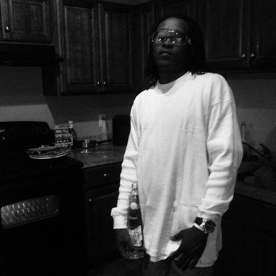 Self-Made Nigga !
#TeamRollin60
#TeamDreadHead
#TeamFollowBaCc
#TeamRealAssNigga ..