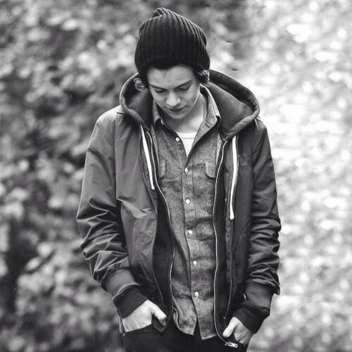 Vorrei togliere tutti questi chilometri che ci separano e correre tra le tue braccia @Harry_Styles