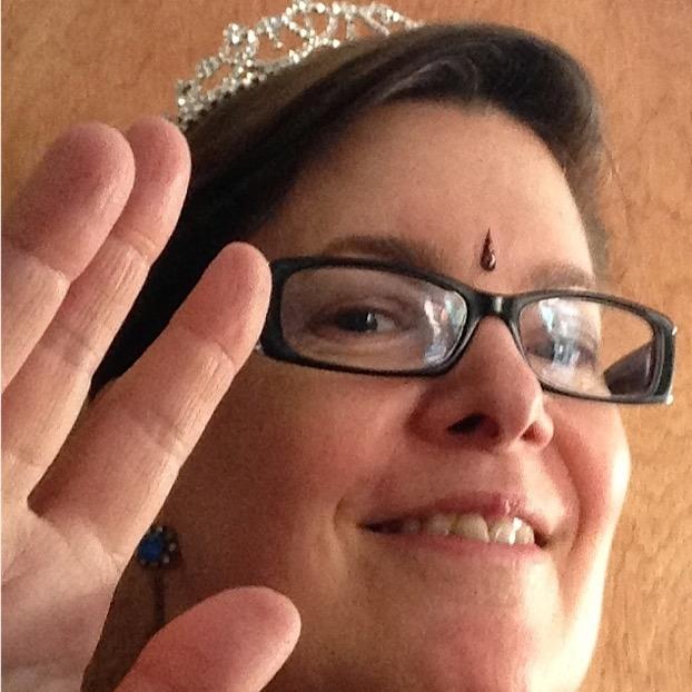 An inveterate picker & irreverent style maven having a love affair with mid-century modern. Info/Shows/Littleton MA Sales Loft: Speak to the Queen - Facebook