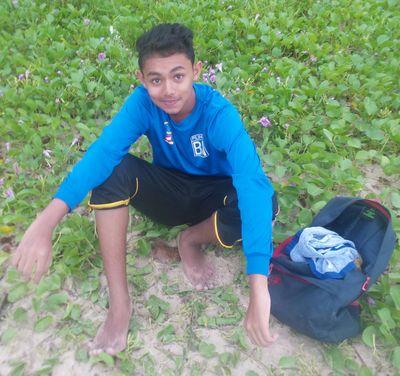 16-Penang-SMK Abdullah Munshi. Wechat ID:Kaki-Bola .  In Shaa Allah satu hari nnti ! :) Work Smart! :D