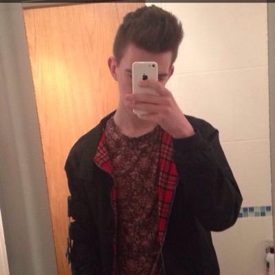17 Essex Lad... Snapchat:billy_harty Instagram:billy.hart