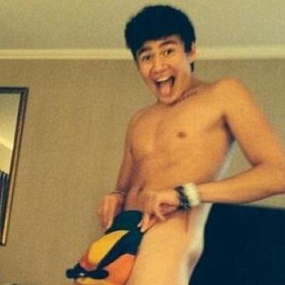 hi im a fangirl my name is sarah i lov 5sos my goal is 320 and i lov u all. i have got 5sos nudes