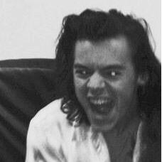 go follow @zarrystricks please!!! tweet her CRIMINAL NARRYS to be followed back