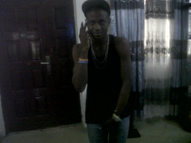 yungsparkle03's profile picture. 