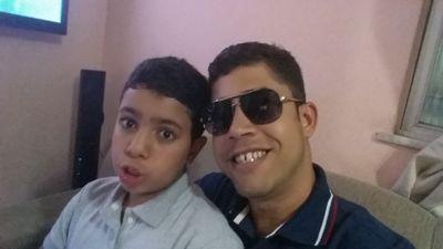 sarará
1,96m
99kg
olhos mel
cabelo mel