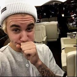 justin rubio care pipi
