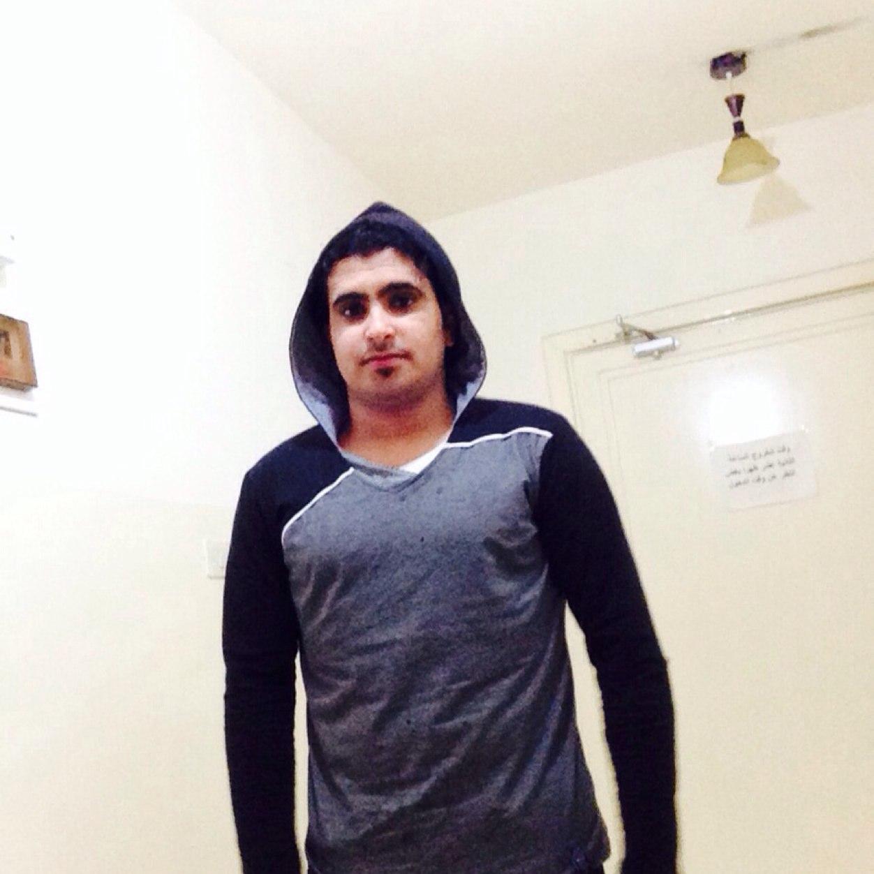 - ( ﺂتآني هوآهُ  قبل ﺂن ﺂعرفَ ﺂلهوَا * فَ صآدف ` ( قلباً خالياً ) + فَ ٺمڳنا