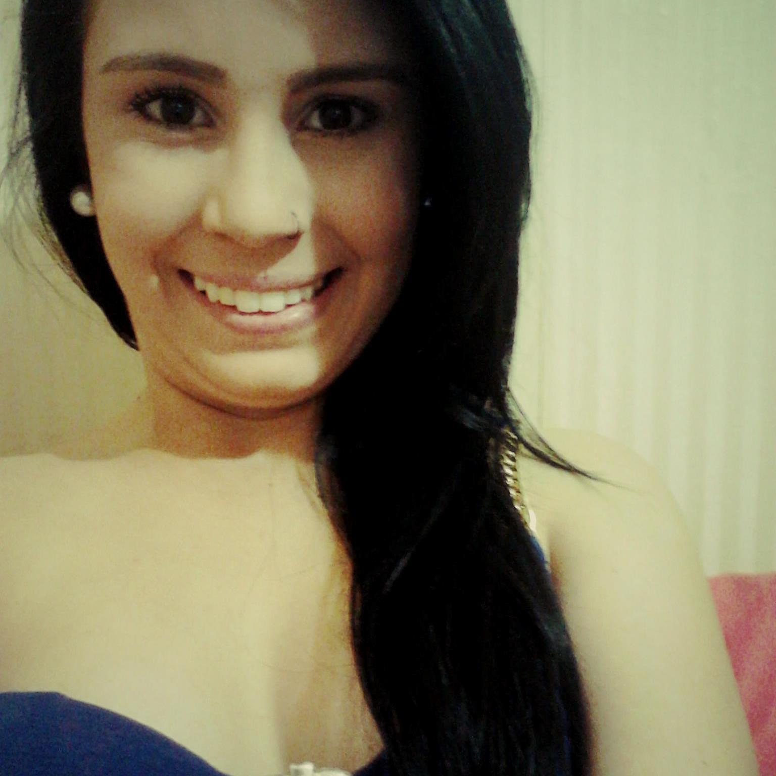 Você vai descobrir mais cedo ou mais tarde que o tempo pra ser feliz é curto, e cada instante que vai embora não volta mais. :))