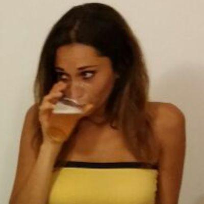 AzzurraCaldi's profile picture. Se Maometto nun viene, mejo... Er proverbio era sbajato