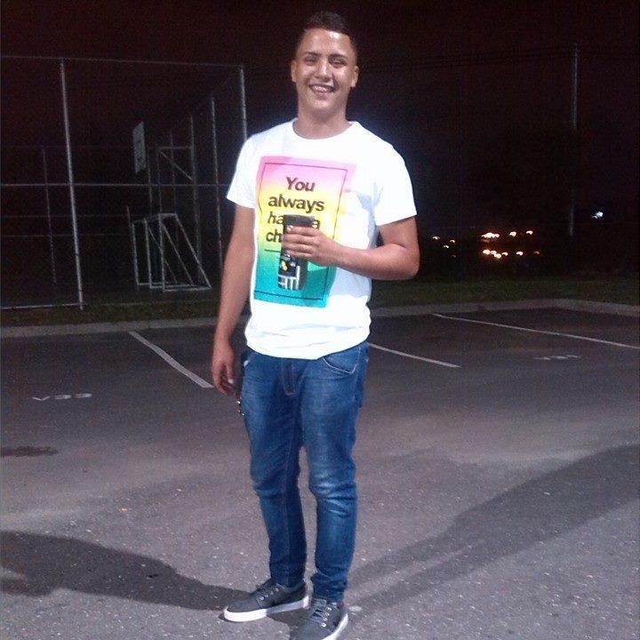 17. La vida consta de vivirla y disfrutarla, ya que no sabes cuando se te acabe. Snap:mellamo_jesus Instagram: Mellamo_Jesus