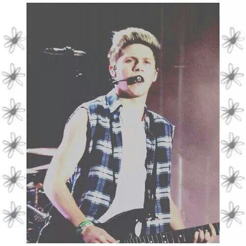 Me encanta el fútbol,amor infinito a @onedirection y @5SOS.futura esposa de @NiallOfficial