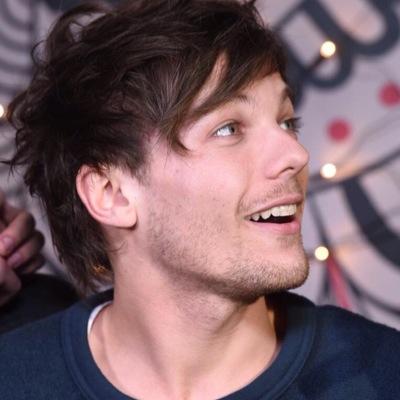 follow @dourkboy and @85sniall pleaseeee