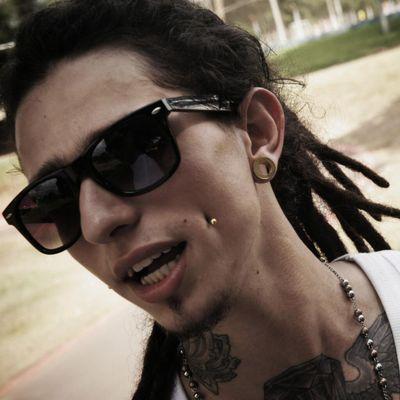 ChooseMouse's profile picture. nenhuma distancia será maior que o meu amor por você. @SwagBoyMeezy