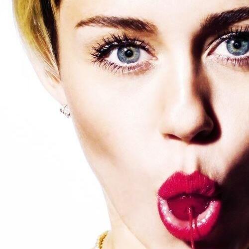 i LOve you Justin Bieber,Nicki Minaj,Miley Cyrus,Ariana Grande,Beyoncé,katy Perry,Rihanna,Jesse J, e Etc ;) Forever  ^_^