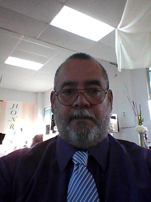 LA PAZ DE JESUS EL SENOR. ESTUDIE ESTA ESCUELA SUPERIOR, FUI SOLDADOR Y ESTOY PENSIONADO Y CASADO CON MARIBEL TENGO UNA HIJA Y DOS NIETOS ALQUAL LOS AMO MUCHO.