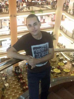 ElmhasHi's profile picture. 