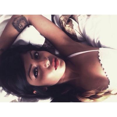 instagram: elisharam90