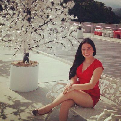 Deja que tu sonrisa cambie el mundo pero no dejes que el mundo cambie tu sonrrisa.