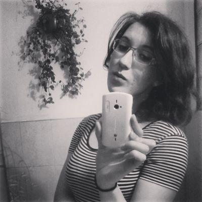 Wieczna optymistka, fanka fantasy i dobrej (w moim mniemaniu) muzyki. I'm just that girl I wanted to be